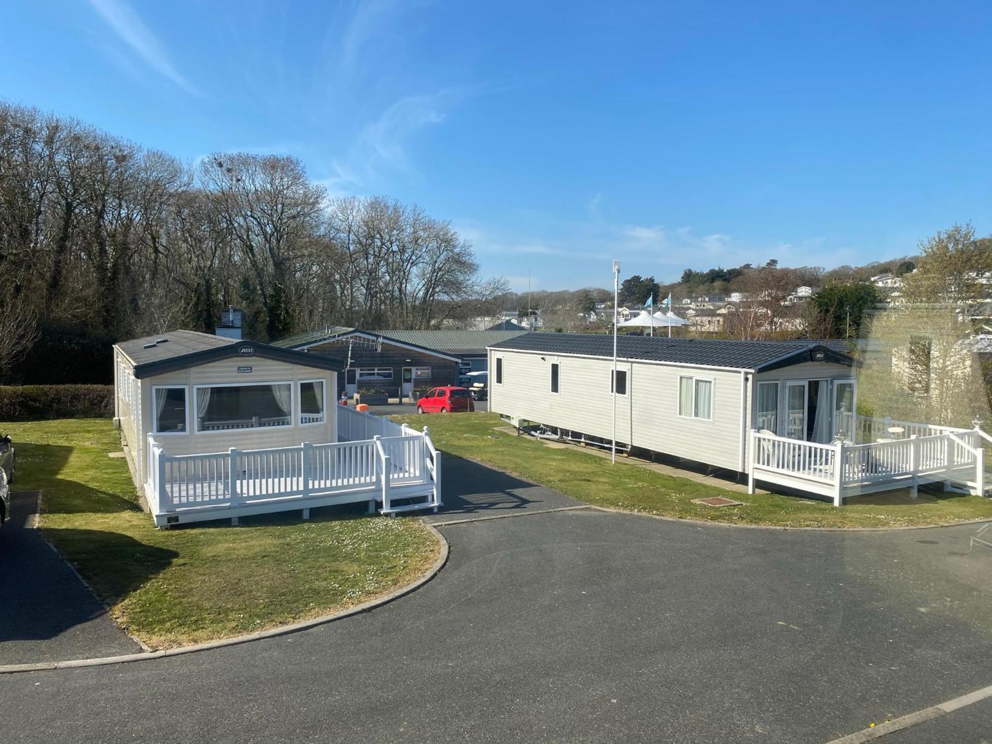 Whitecliff Bay Holiday Park - Most Popular Location Near Pools, Clubs And Beach Bembridge Exterior foto